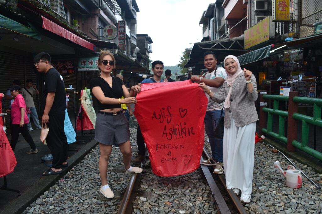 Shifen Old Street – Jalan klasik dengan tradisi melepaskan tanglung dalam lawatan Tripfez Taiwan