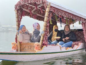 Read more about the article DELHI – SRINAGAR / AGRA / TAJ MAHAL