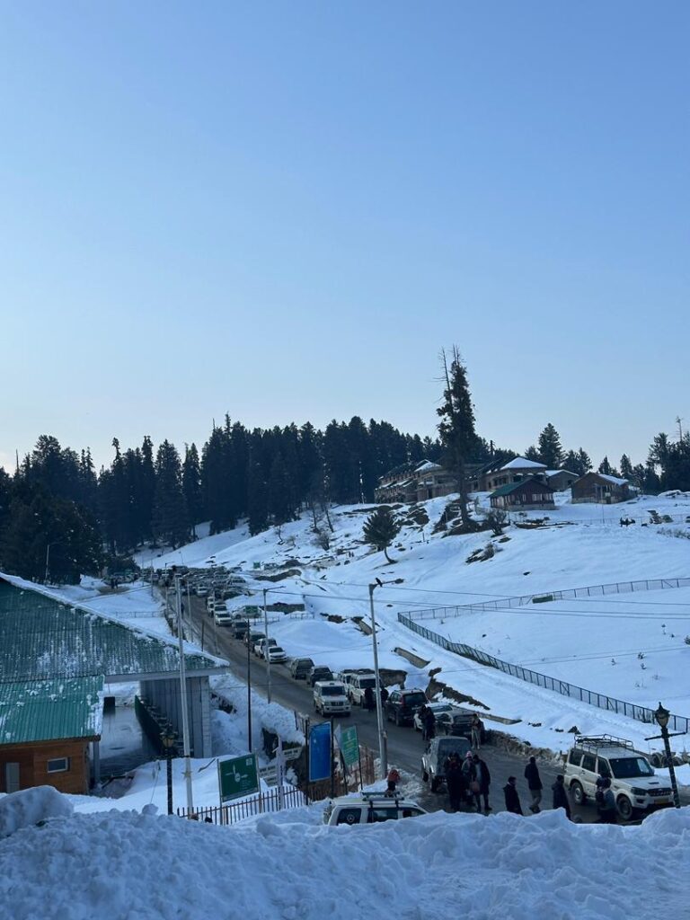 Khilanmarg – Kawasan ski dan keindahan alam Kashmir dalam percutian Delhi Tripfez