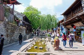 Pemandangan bersejarah Dali Ancient Town di Yunnan bersama Tripfez Muslim Tour