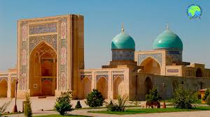 Kompleks Khasti Imam di Tashkent Uzbekistan bersama Tripfez Muslim Tours