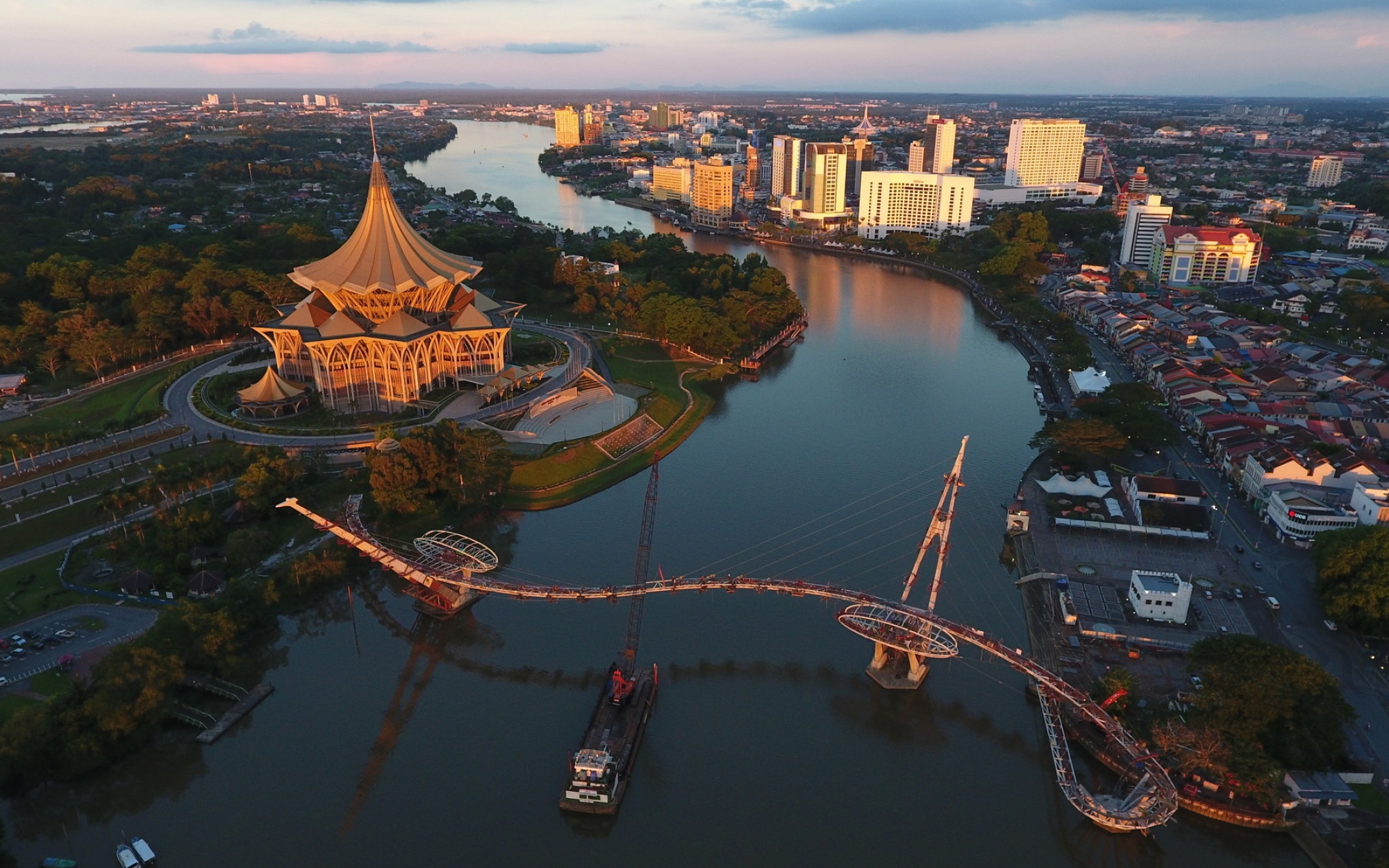 Pakej Amazing Kuching 3H2M Matta Fair 2025 Tripfez