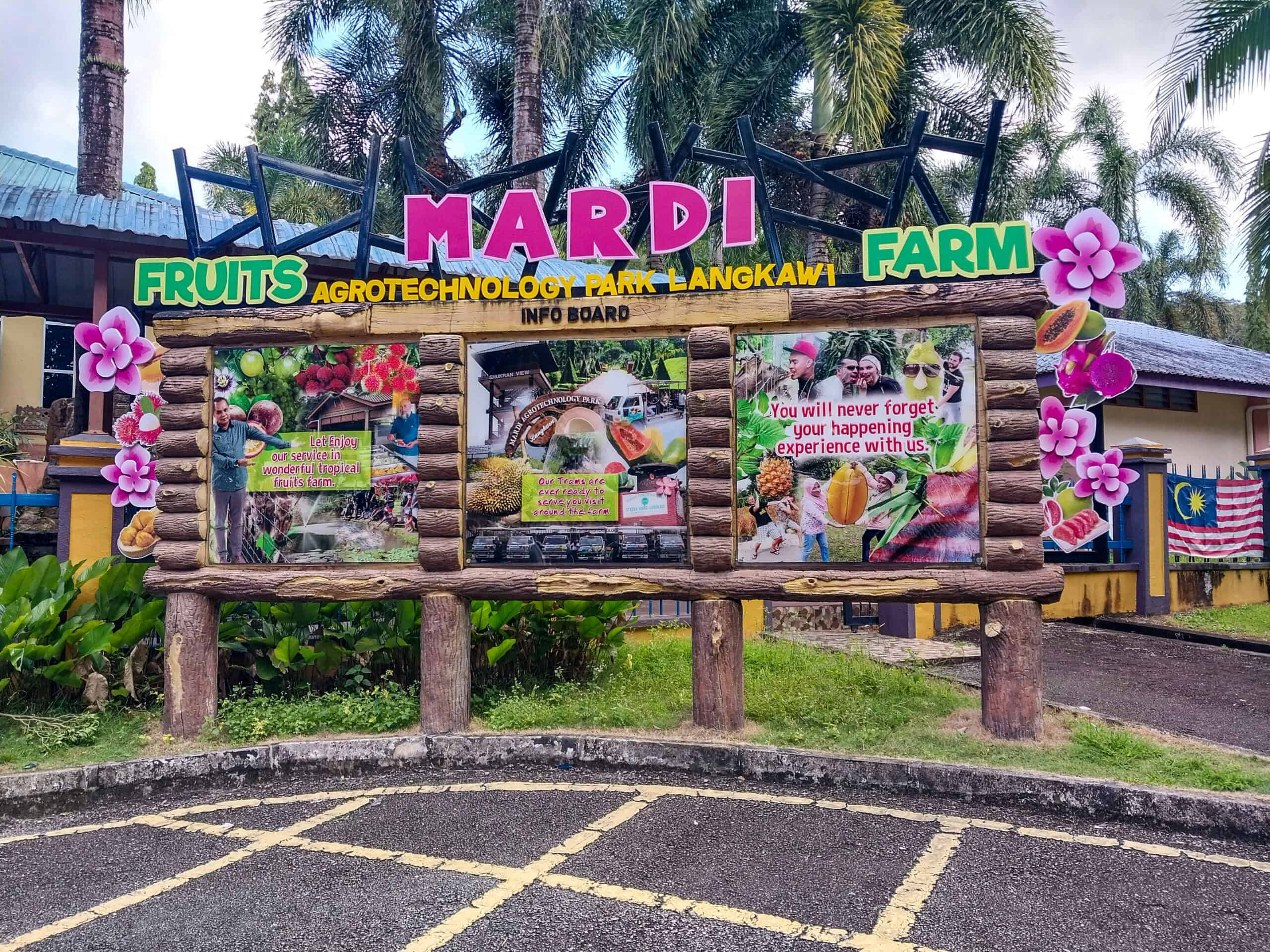 MARDI Agro Park Langkawi dengan buah-buahan tropika segar
