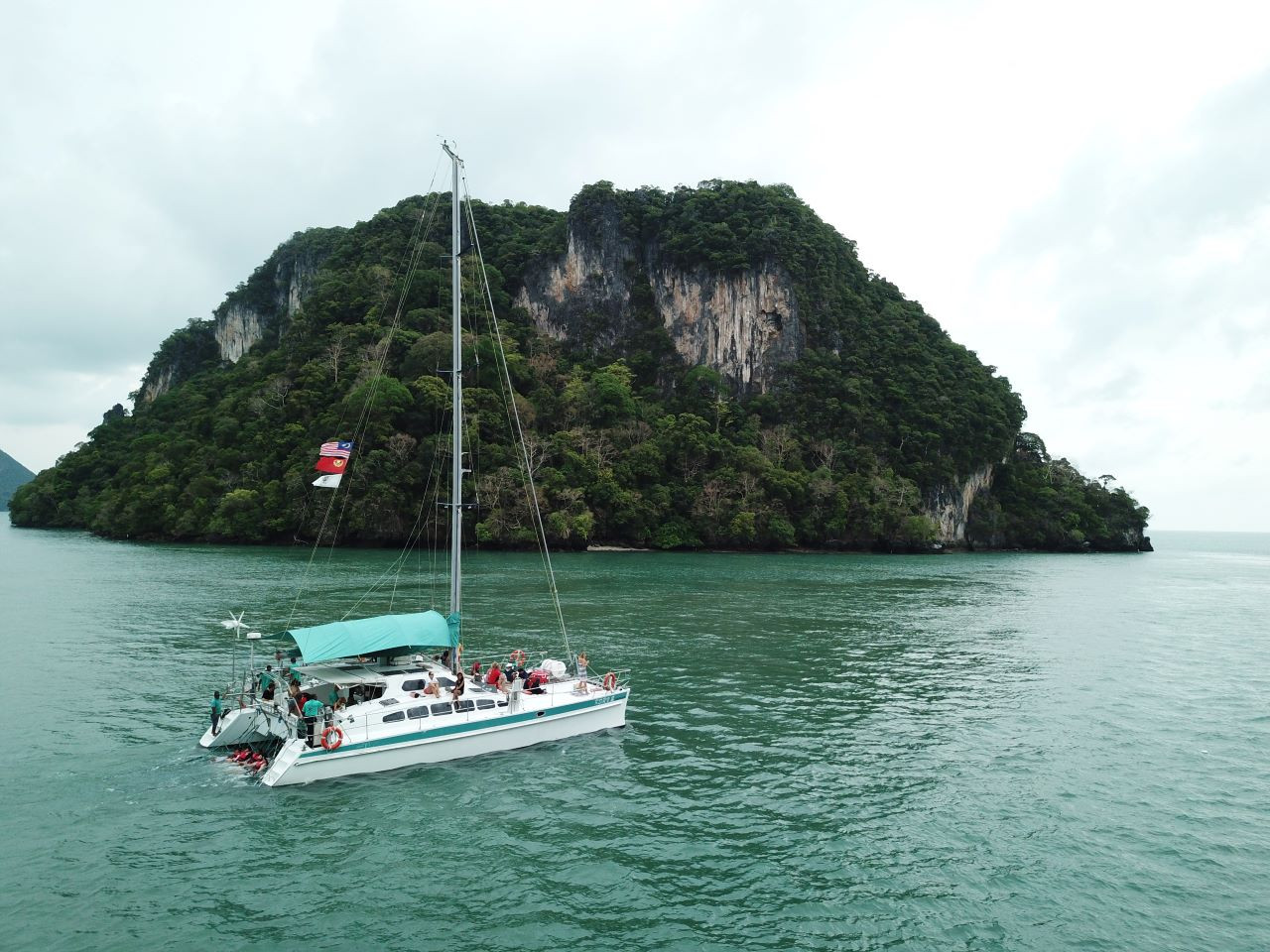Pelayaran di Sekitar Pulau Langkawi untuk Honeymoon