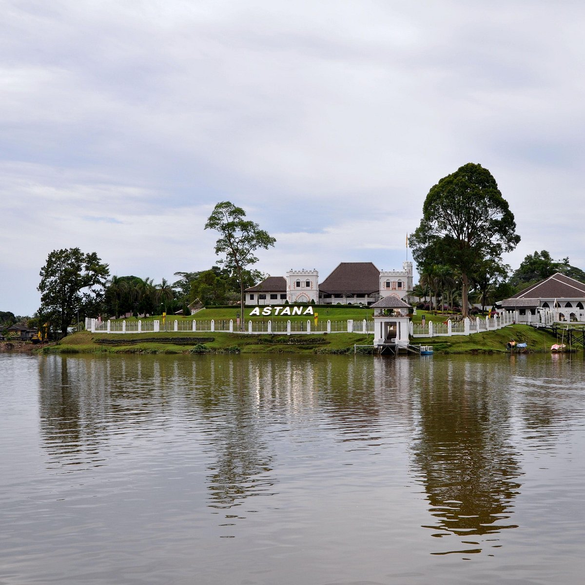 Astana & Waterfront Kuching Tour Matta Fair 2025 Tripfez