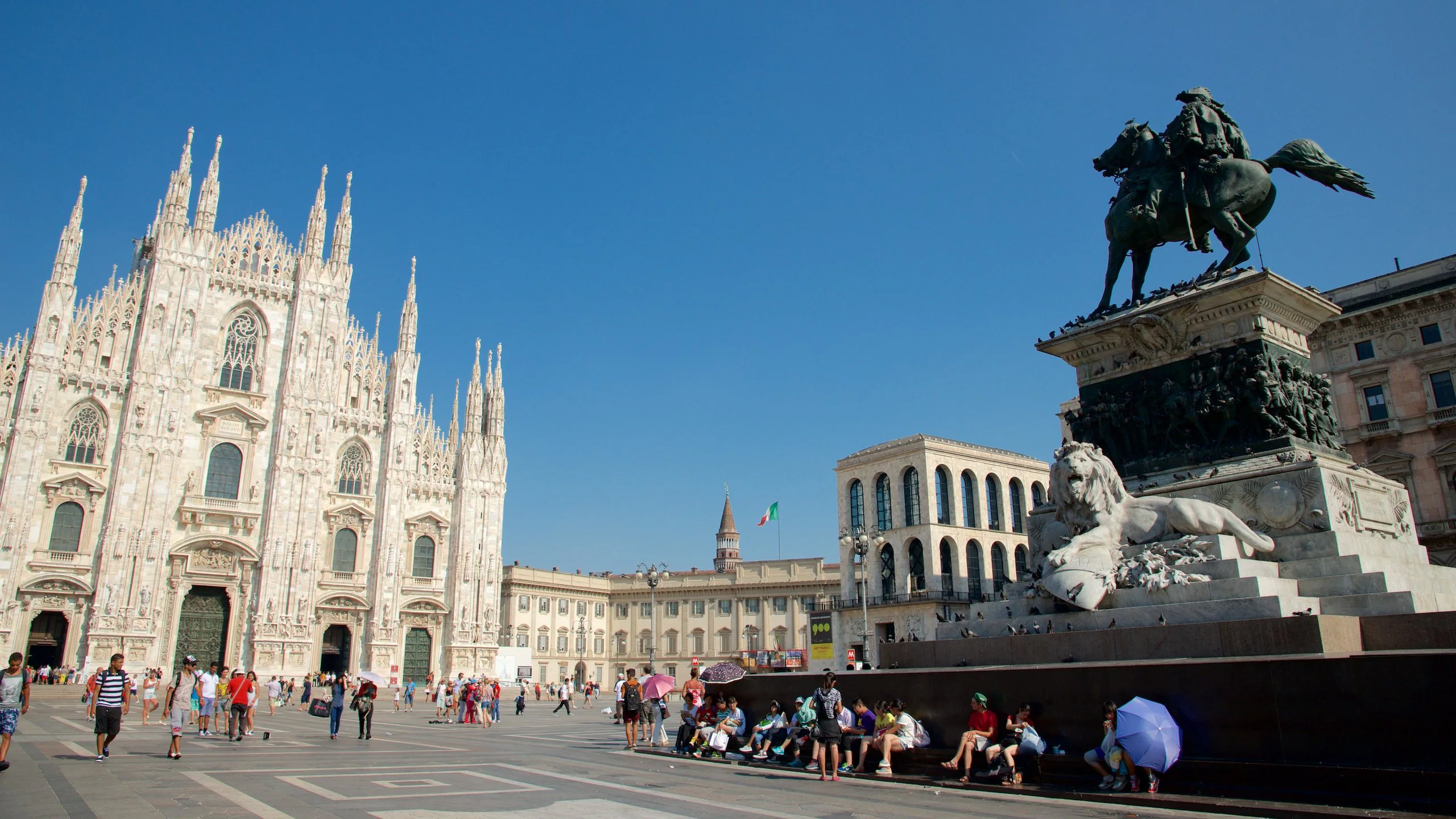 Piazza Del Duomo Italy Tripfez Matta Fair 2025