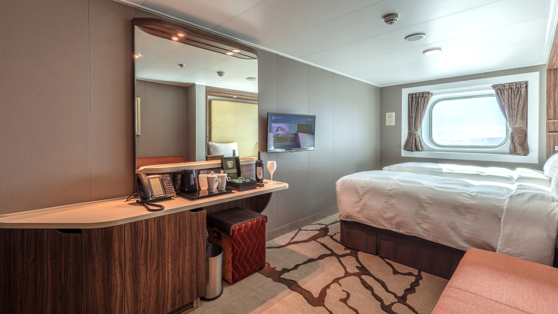 Oceanview Stateroom Genting Dream dengan tingkap panorama laut